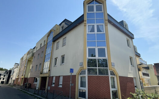 A vendre ROUEN CHU / Conservatoire F2 + parking