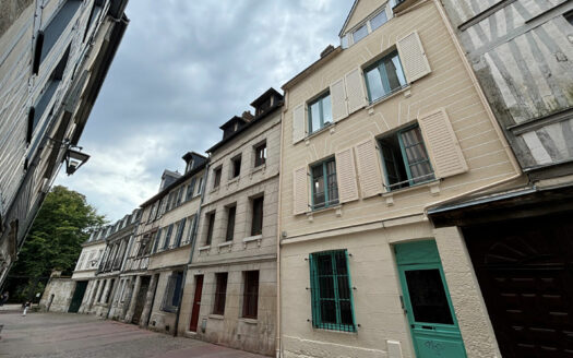 A vendre Rouen Hôtel de ville studio 13m² + cellier