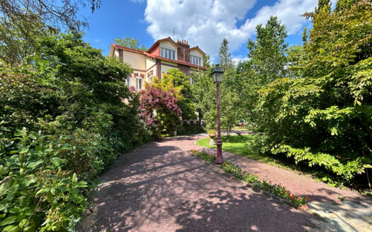 À vendre Propriété et sa dépendance de charme à Malaunay 315 m²