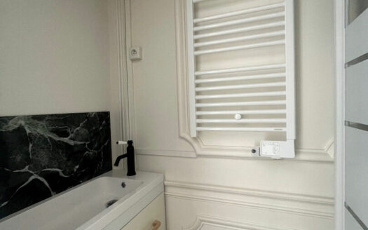 Studio rénové avec terrasse, Beauvoisine, Rouen (76000)