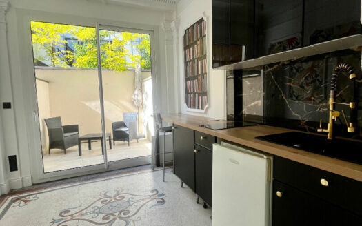 Studio rénové avec terrasse, Beauvoisine, Rouen (76000)