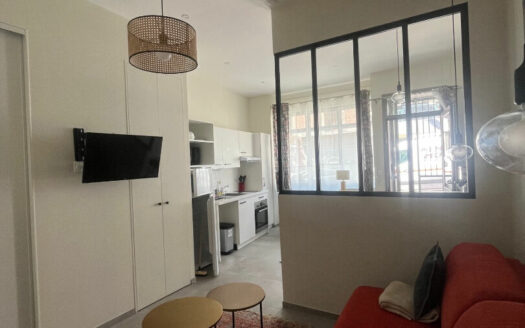 STUDIO MEUBLE 31m² – PLACE DU VIEUX MARCHE (76000)