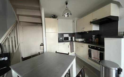 À louer – Duplex 2 pièces en dernier étage à Rouen hyper centre, calme et vue sur les toits