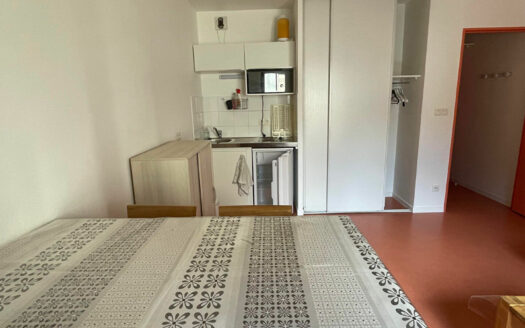 A LOUER STUDIO MEUBLE 23m² ROUEN PREFECTURE (76000)