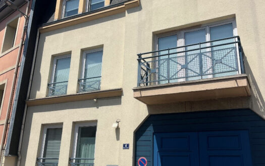 À louer F2 lumineux avec parking, Rouen Rive Droite ? proche Gare et Vieux Marché
