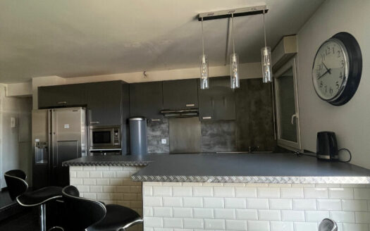Meublé de 49.51m², face SAINT HILAIRE/ CHU de Rouen, terrasse