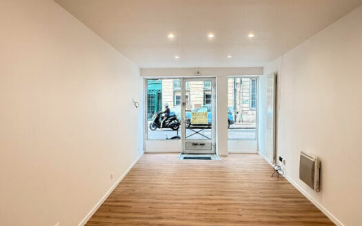 A louer, local commercial 61m2 – Rue de Crosne à Rouen