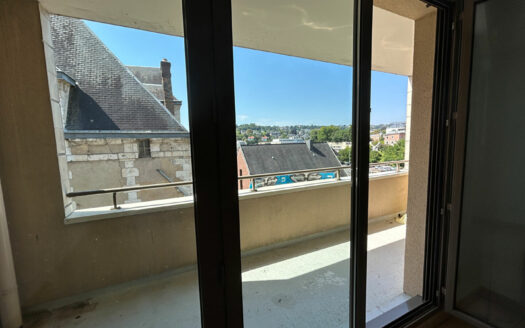 A vendre Appartement T3 GARE avec PARKING et BALCON.