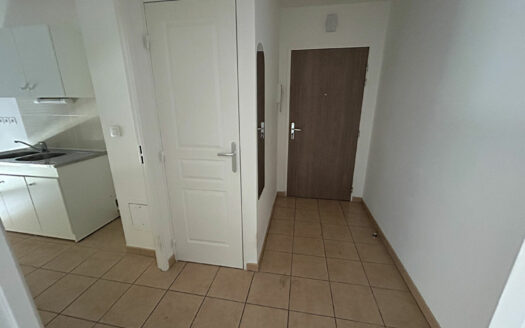 A vendre Appartement T3 GARE avec PARKING et BALCON.