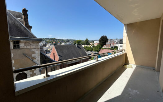 A vendre Appartement T3 GARE avec PARKING et BALCON.