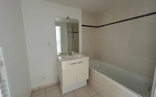 A vendre Appartement T3 GARE avec PARKING et BALCON.
