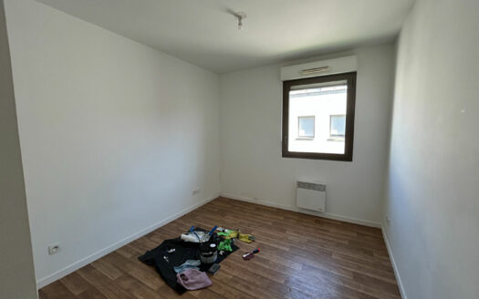 A vendre Appartement T3 GARE avec PARKING et BALCON.