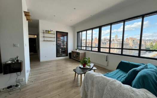A louer bel appartement F3 meublé, lumineux, vue exceptionnelle, avec terrasse couverte
