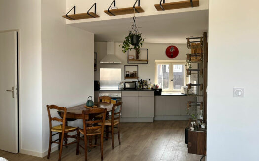 A louer bel appartement F3 meublé, lumineux, vue exceptionnelle, avec terrasse couverte