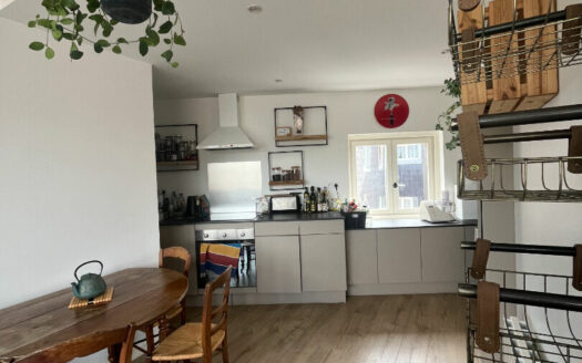 A louer bel appartement F3 meublé, lumineux, vue exceptionnelle, avec terrasse couverte