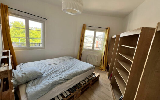 A louer bel appartement F3 meublé, lumineux, vue exceptionnelle, avec terrasse couverte