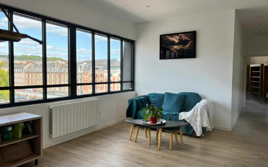 A louer bel appartement F3 meublé, lumineux, vue exceptionnelle, avec terrasse couverte