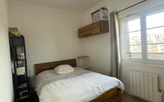 A louer bel appartement F3 meublé, lumineux, vue exceptionnelle, avec terrasse couverte