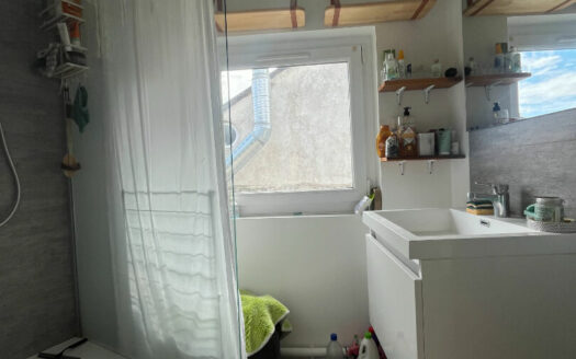 A louer bel appartement F3 meublé, lumineux, vue exceptionnelle, avec terrasse couverte