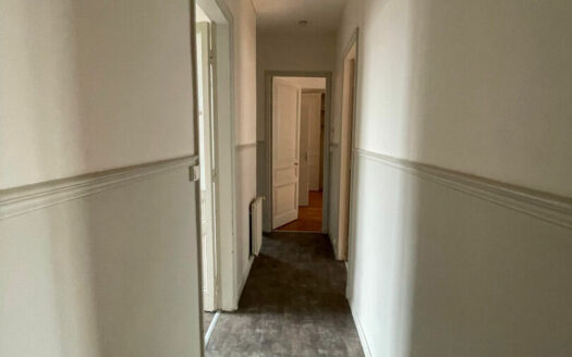 A louer, F3 de 81m² Place Saint Marc