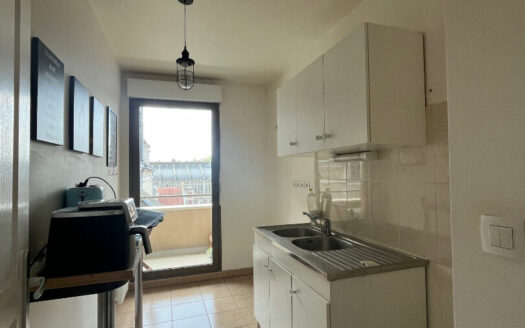 A vendre Appartement T3 GARE avec PARKING et BALCON.