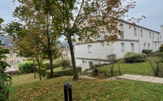 Maison mitoyenne – Terrasse – Garages