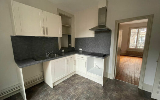 A louer, F3 de 81m² Place Saint Marc