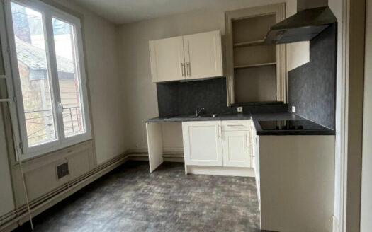 F3 de 81m² - Place Saint Marc - Cave