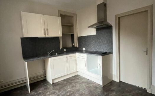 F3 de 81m² - Place Saint Marc - Cave