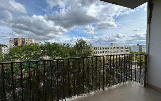 Appartement Mont Saint Aignan, Place Colbert 85.59m² avec balcon et cave.