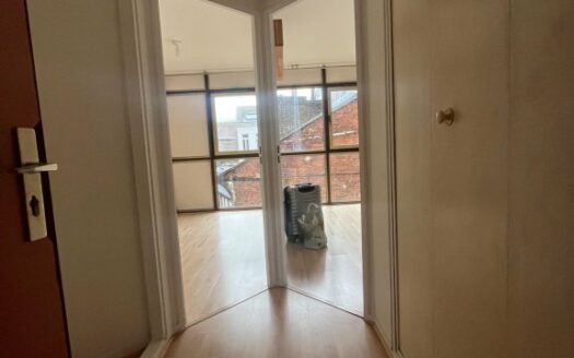 Studio dans un secteur recherche au 18 rue eau de Robec, avec parking et ascense