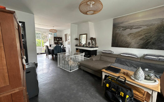 A vendre Maison Petit Couronne 4 chambres; sous-sol complet