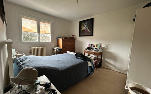 A vendre Maison Petit Couronne 4 chambres; sous-sol complet