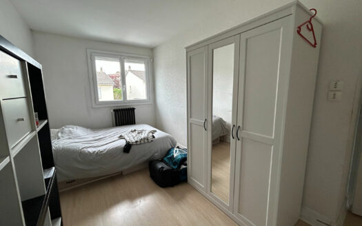 A vendre Maison Petit Couronne 4 chambres; sous-sol complet