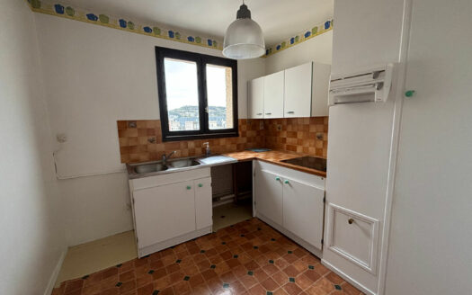 A vendre Rouen rive gauche F3 avec balcon et parking