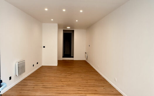 A louer, local commercial 61m2 - Rue de Crosne à Rouen, vieux marché