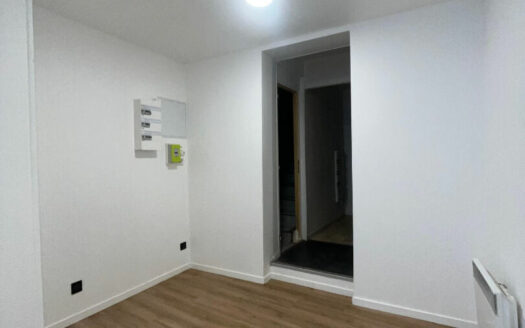 A louer, local commercial 61m2 - Rue de Crosne à Rouen, vieux marché