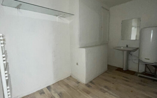 A louer, local commercial 61m2 - Rue de Crosne à Rouen, vieux marché