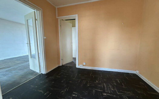 Appartement Mont Saint Aignan, Place Colbert 85.59m² avec balcon et cave.