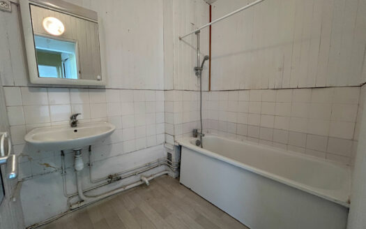 Appartement Mont Saint Aignan, Place Colbert 85.59m² avec balcon et cave.