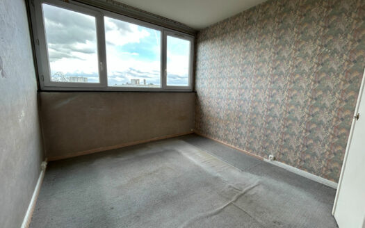 Appartement Mont Saint Aignan, Place Colbert 85.59m² avec balcon et cave.