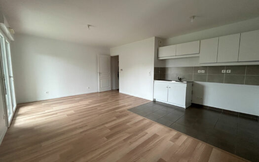 A vendre Maromme centre F3 avec balcon, cave et garage