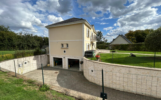 À vendre ESLETTES, Superbe maison 4 chambres, sous-sol complet, terrain 1750m²