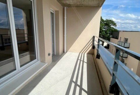 Dispositif PINEL - F3 de 63m² - quartier DOCKS 76 - stationnement - balcon