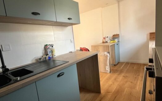 Appartement T3 avec balcon et parking à louer à Rouen – Résidence calme proche t