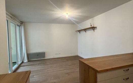 A louer, charmant F2 avec terrasse et parking sécurisé