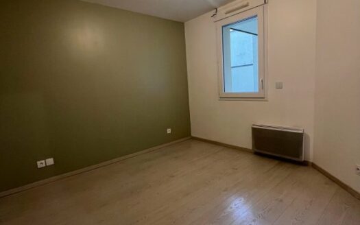 A louer, charmant F2 avec terrasse et parking sécurisé