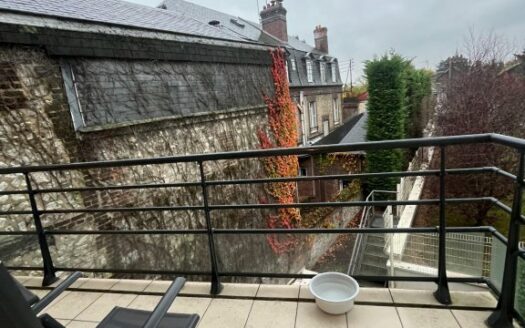Appartement F4 de 102 m² avec balcon et double parking – 37 rue Saint-Maur, proc