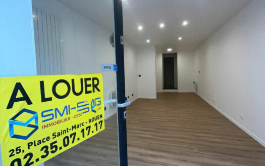 A louer, local commercial 61m2 - Rue de Crosne à Rouen, vieux marché
