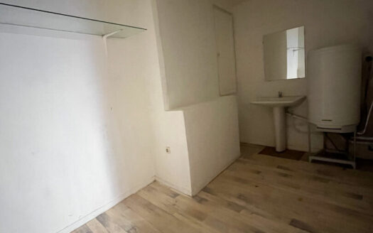 A louer, local commercial 61m2 - Rue de Crosne à Rouen, vieux marché